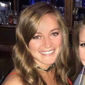 Meet your Posher, Brooke